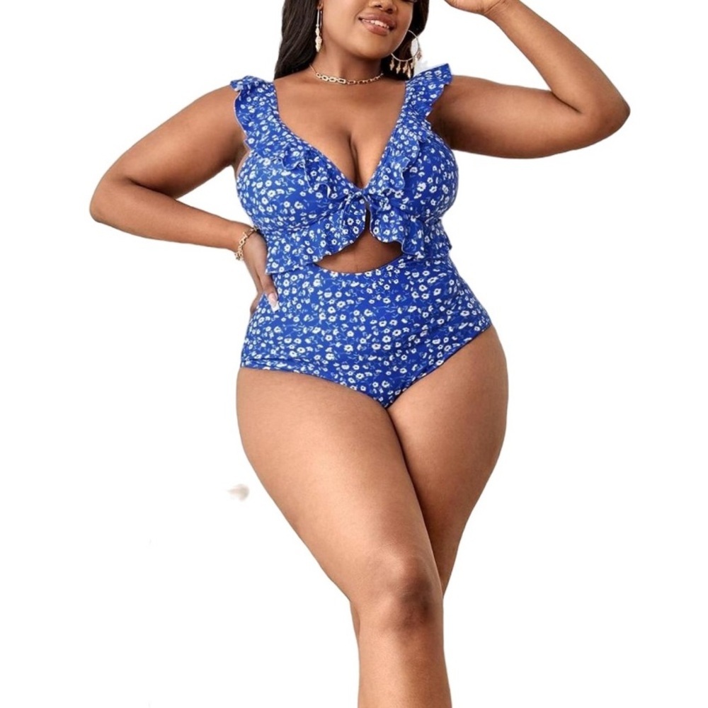 Blue Ditsy Floral Print V Neck Plus Size One-Pieces 3XL(18)